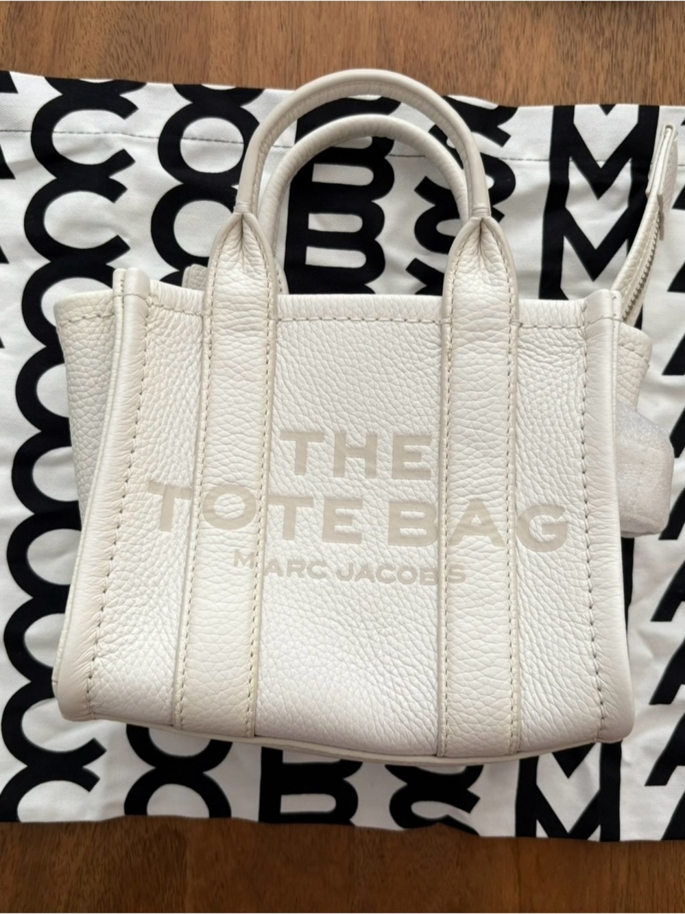 Marc Jacobs The Tote Bag in Off-White Pebbled Leather